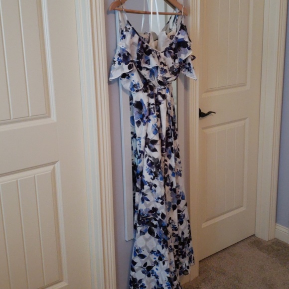 Eliza J Dresses & Skirts - Floral Maxi dress